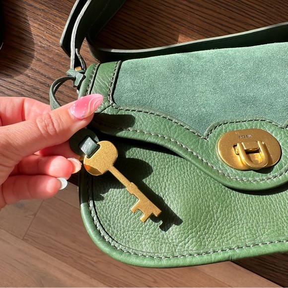 Green Fossil Crossbody Purse - Picture 5 of 16